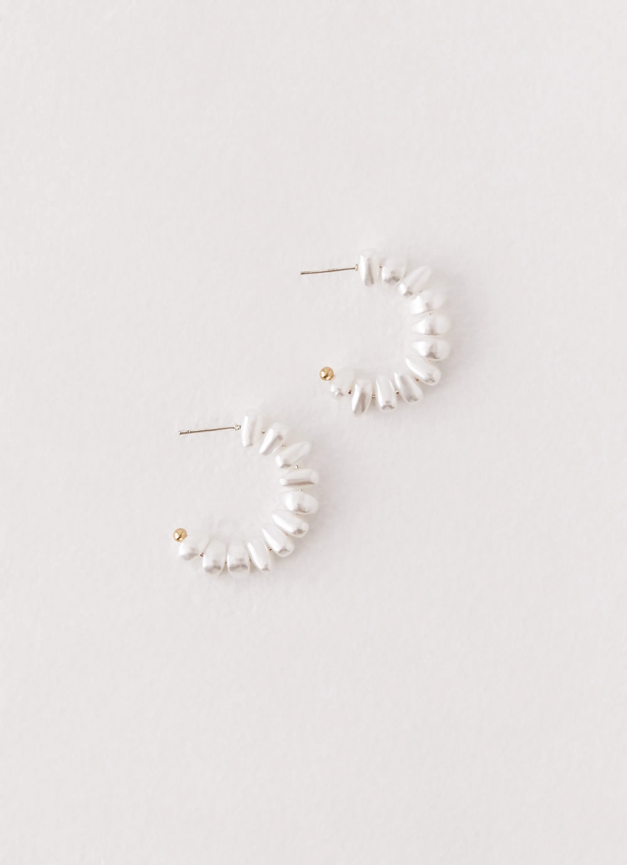 Delight Hoop Earrings - Pearl